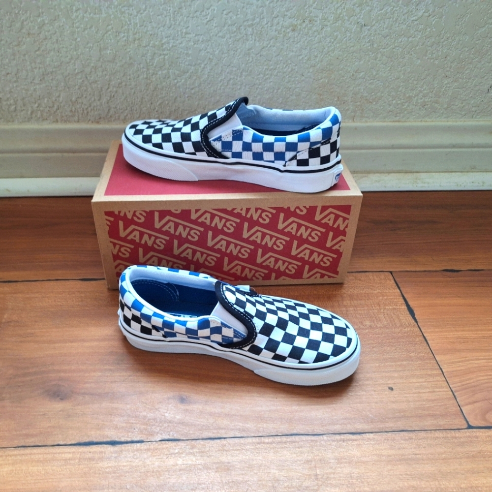Vans - Picture 2 of 4